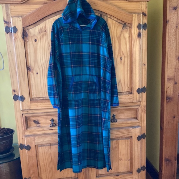 Women Cuddl Duds blue green red plaid hooded long robe size L - Picture 1 of 7